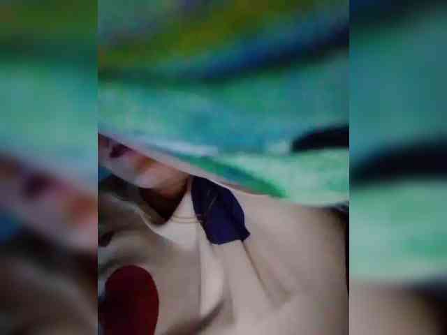 NaughtyWetPieXx webcam