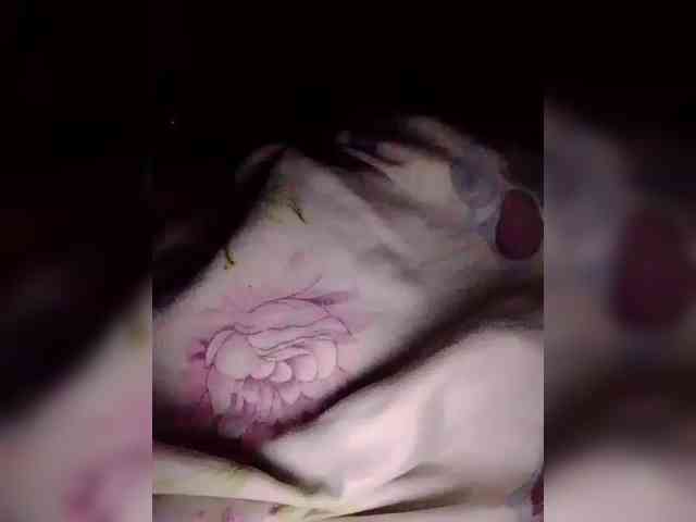 NaughtyWetPieXx webcam