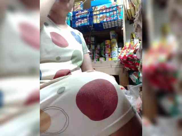 NaughtyWetPieXx webcam