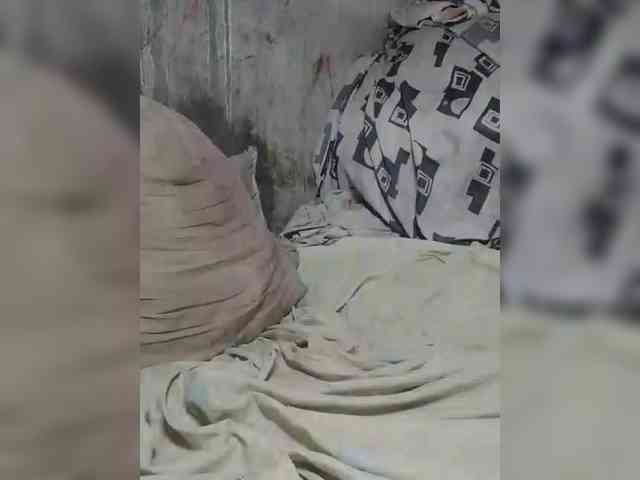 NaughtyWetPieXx webcam