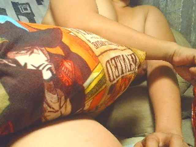 NaughtyWetPieXx webcam