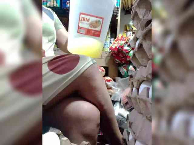 NaughtyWetPieXx webcam