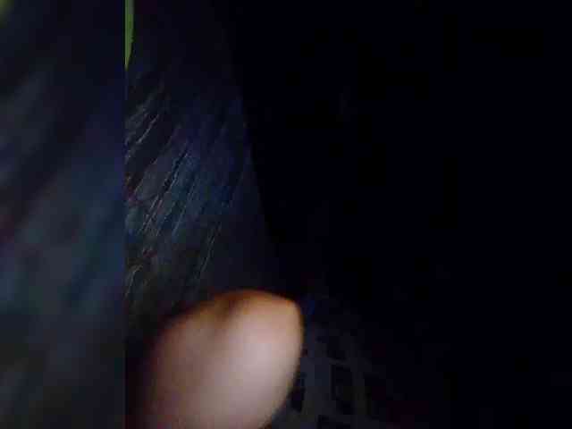 NaughtyWetPieXx webcam