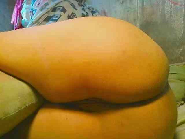 NaughtyWetPieXx webcam