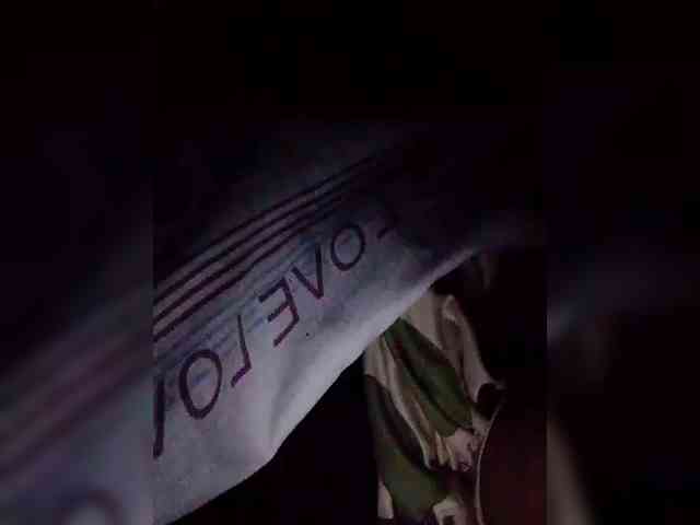 NaughtyWetPieXx webcam