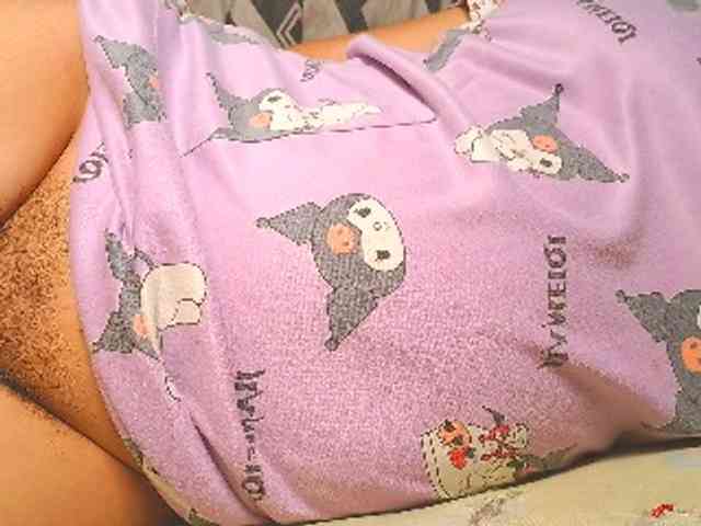 NaughtyWetPieXx webcam