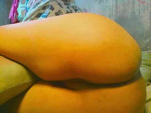 NaughtyWetPieXx webcam