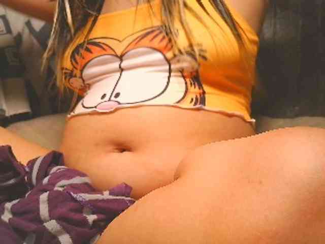 NaughtyWetPieXx webcam