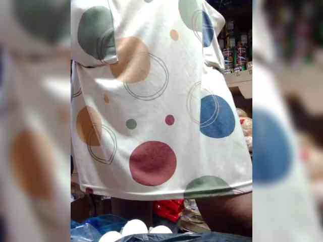 NaughtyWetPieXx webcam