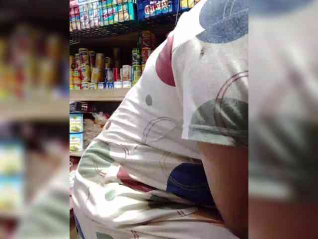 NaughtyWetPieXx webcam