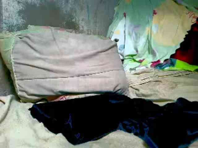 NaughtyWetPieXx webcam