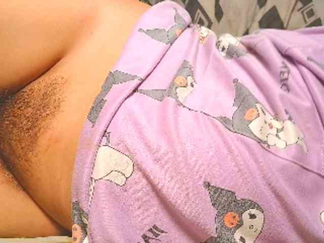 NaughtyWetPieXx webcam