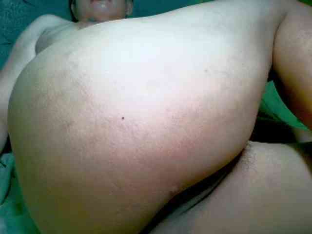 NaughtyWetPieXx webcam