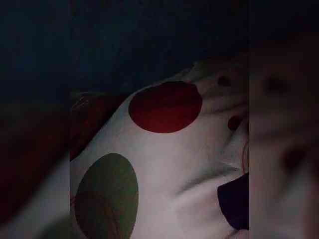 NaughtyWetPieXx webcam