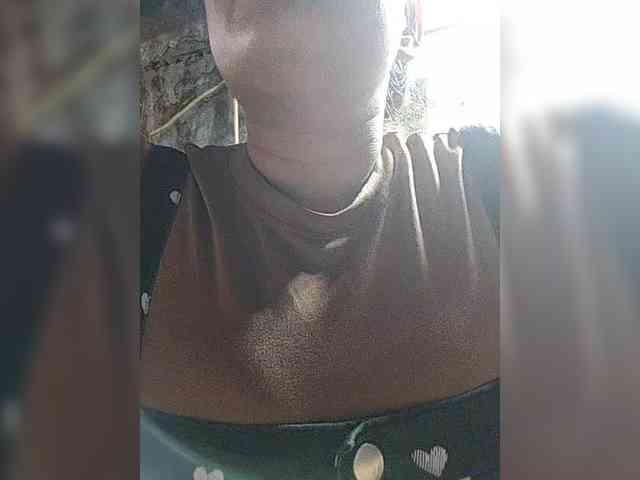 NaughtyWetPieXx webcam