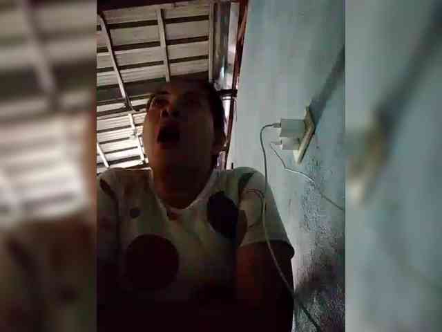 NaughtyWetPieXx webcam