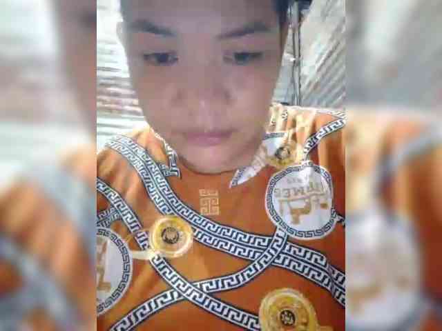 NaughtyWetPieXx webcam