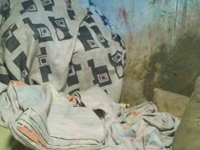 NaughtyWetPieXx webcam