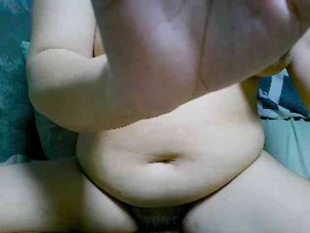 NaughtyWetPieXx webcam