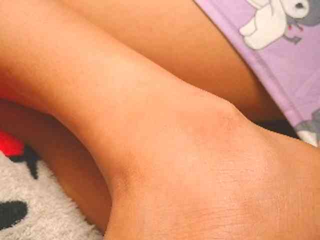 NaughtyWetPieXx webcam