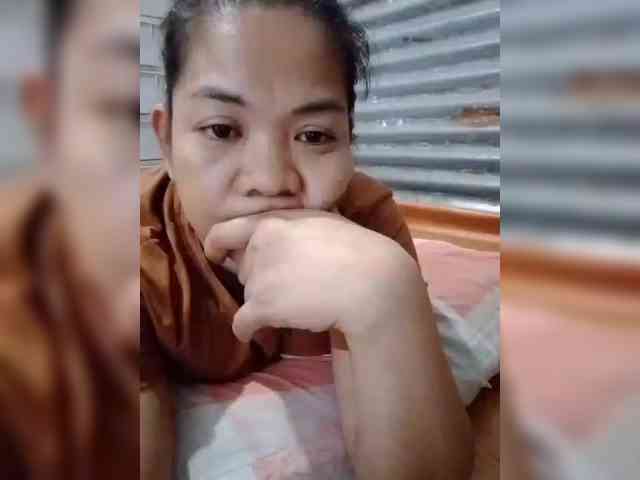 NaughtyWetPieXx webcam