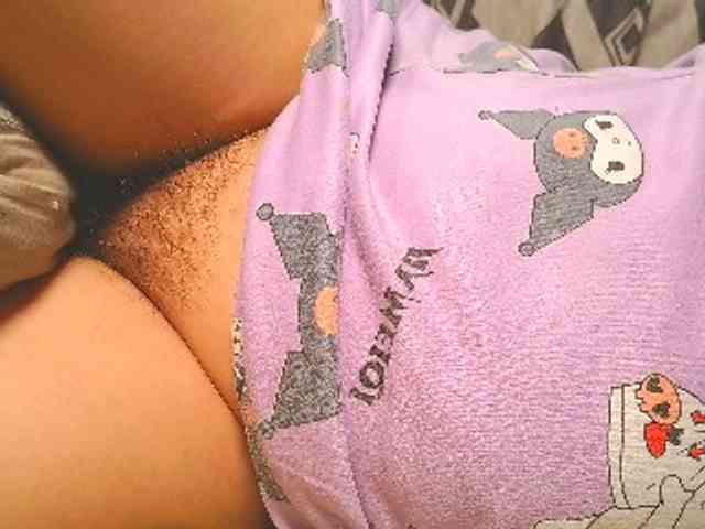 NaughtyWetPieXx webcam