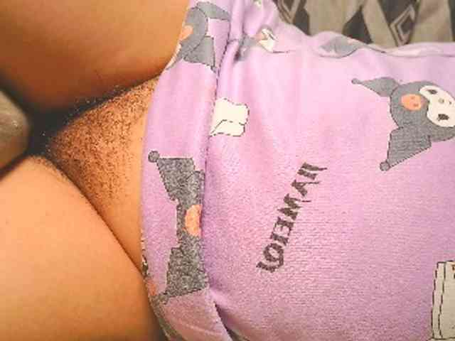 NaughtyWetPieXx webcam