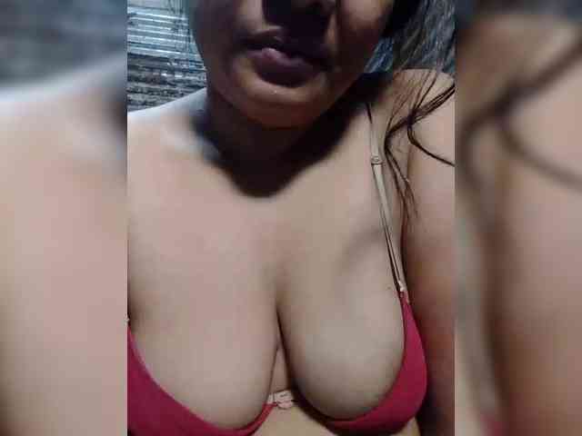 NaughtyWetPieXx webcam