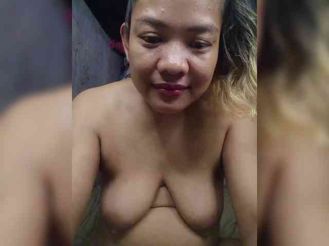 NaughtyWetPieXx webcam