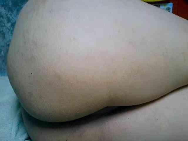 NaughtyWetPieXx webcam
