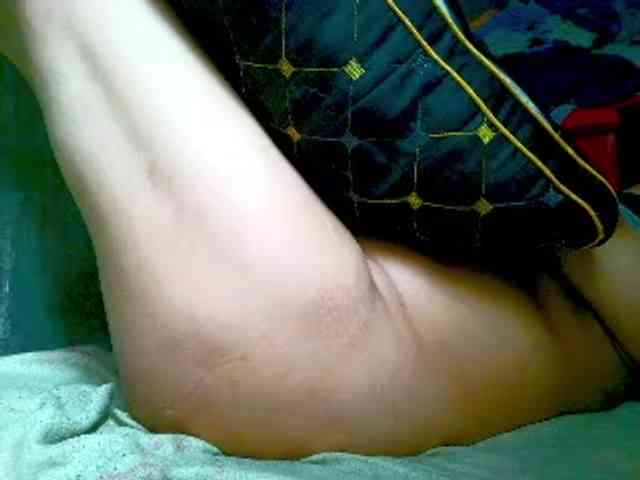 NaughtyWetPieXx webcam