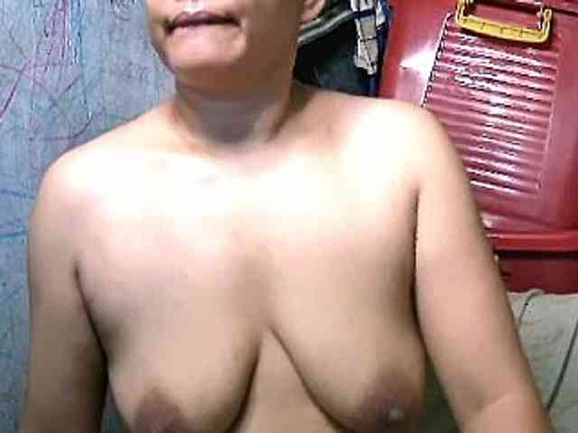 NaughtyWetPieXx webcam