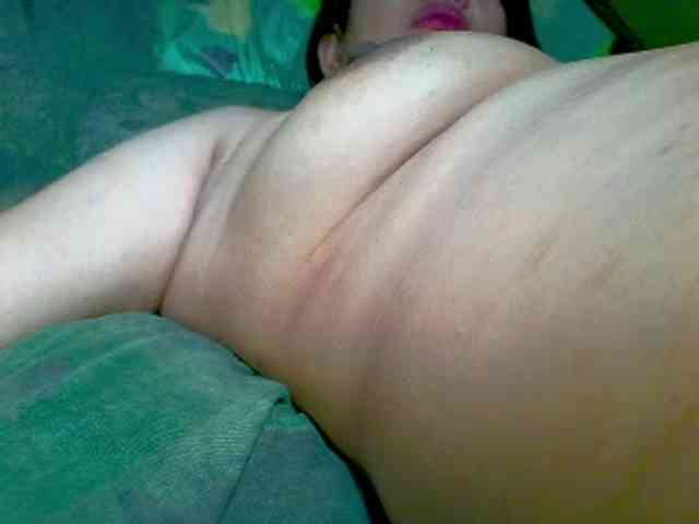 NaughtyWetPieXx webcam