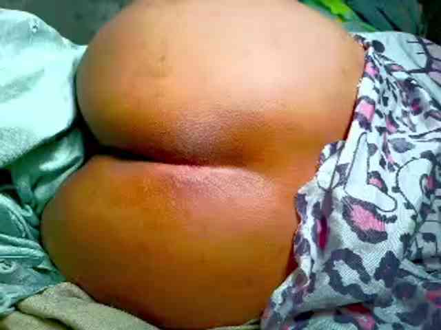 NaughtyWetPieXx webcam