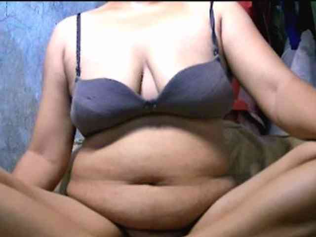 NaughtyWetPieXx webcam