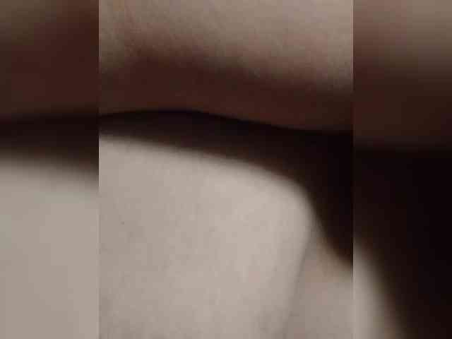 NaughtyWetPieXx webcam