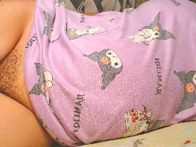 NaughtyWetPieXx webcam