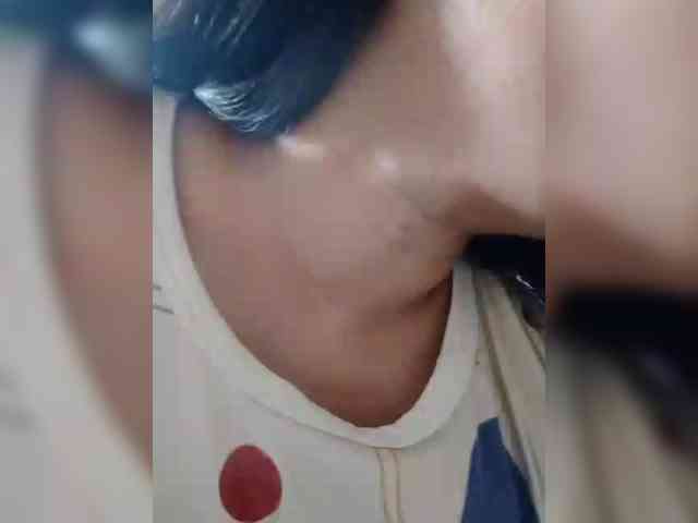 NaughtyWetPieXx webcam