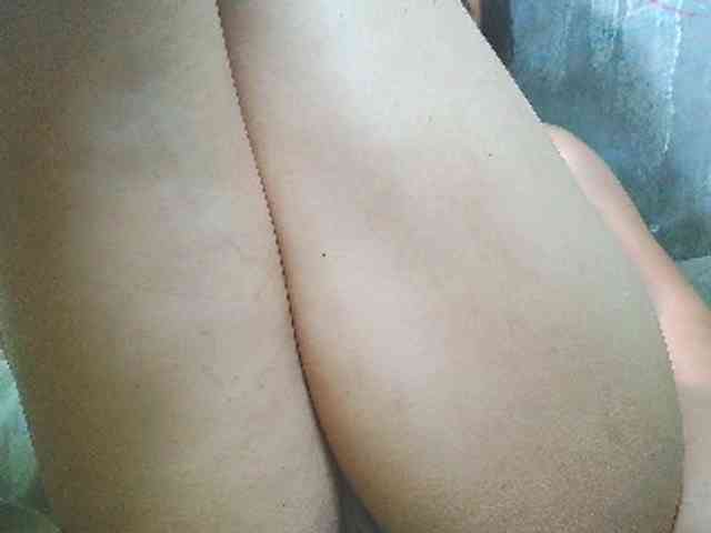 NaughtyWetPieXx webcam