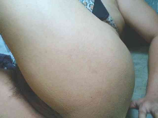 NaughtyWetPieXx webcam