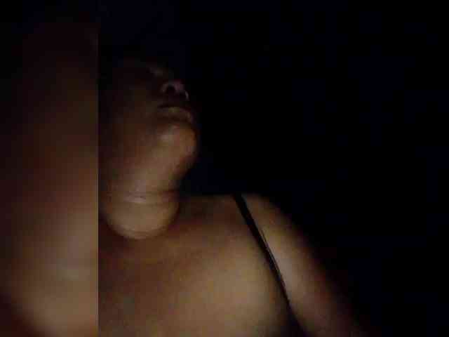 NaughtyWetPieXx webcam