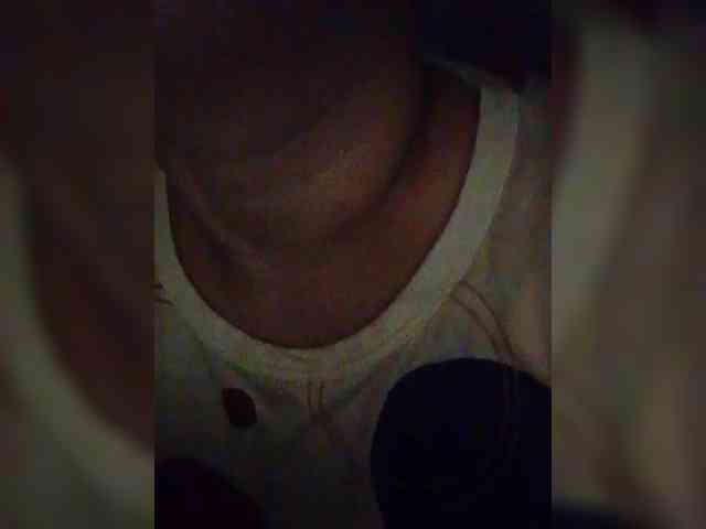 NaughtyWetPieXx webcam