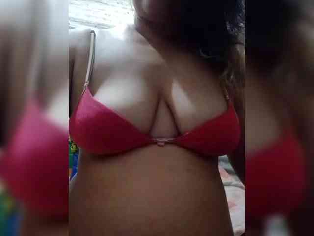 NaughtyWetPieXx webcam