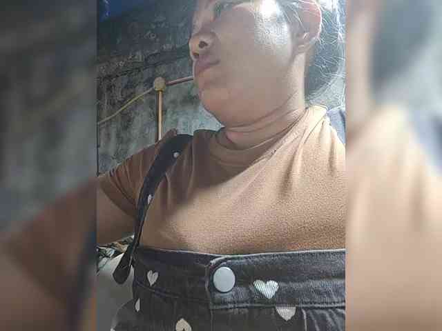 NaughtyWetPieXx webcam