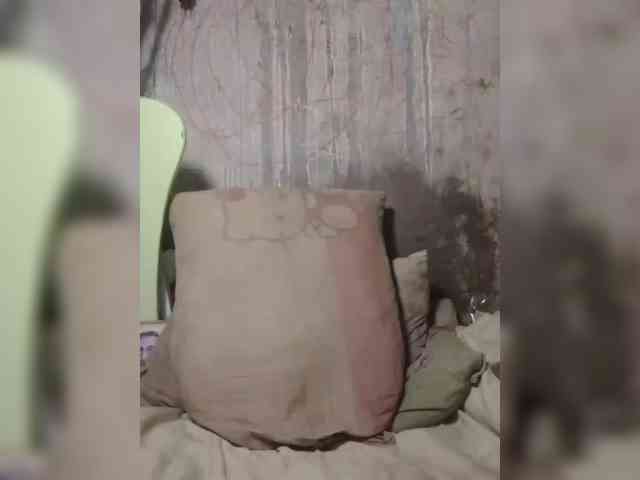 NaughtyWetPieXx webcam