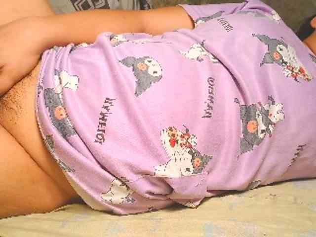 NaughtyWetPieXx webcam