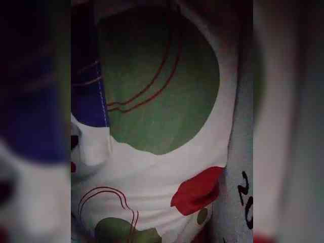 NaughtyWetPieXx webcam