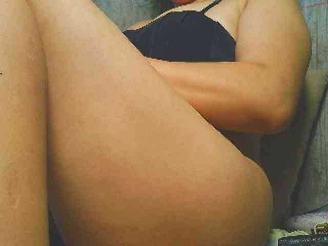 NaughtyWetPieXx webcam