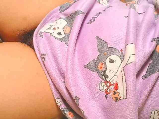 NaughtyWetPieXx webcam