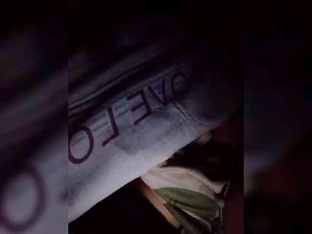 NaughtyWetPieXx webcam